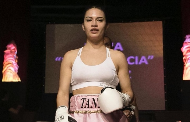 Tania Alvarez professional boxer headshot